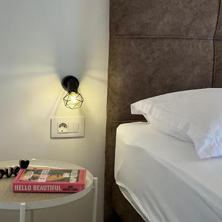 Divanovic With Sea View Apartament *