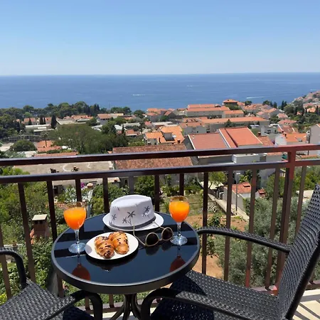 Divanovic With Sea View Lägenhet