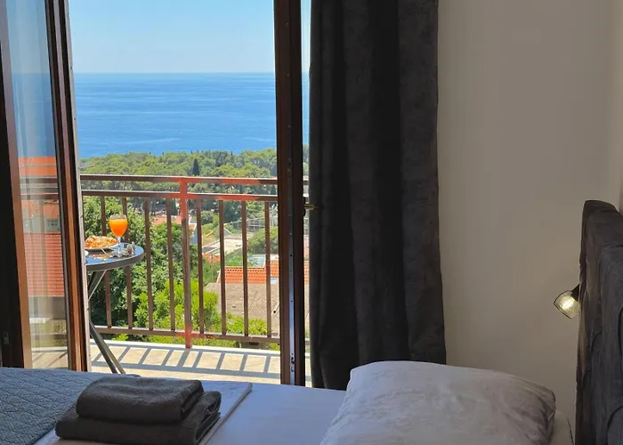 Divanovic With Sea View 두브로브니크