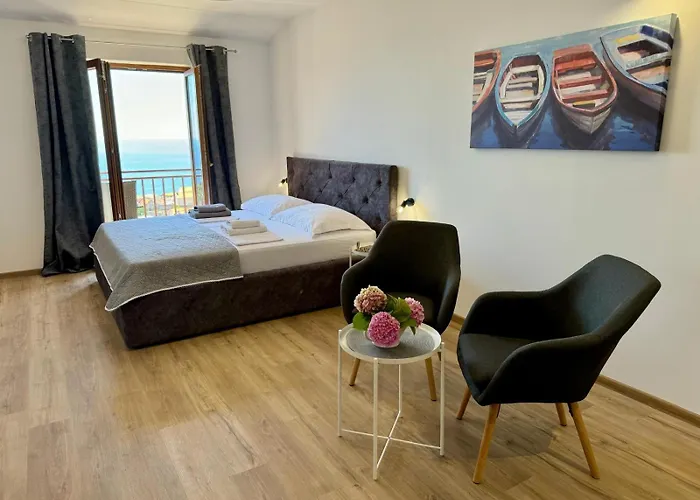 Divanovic With Sea View *