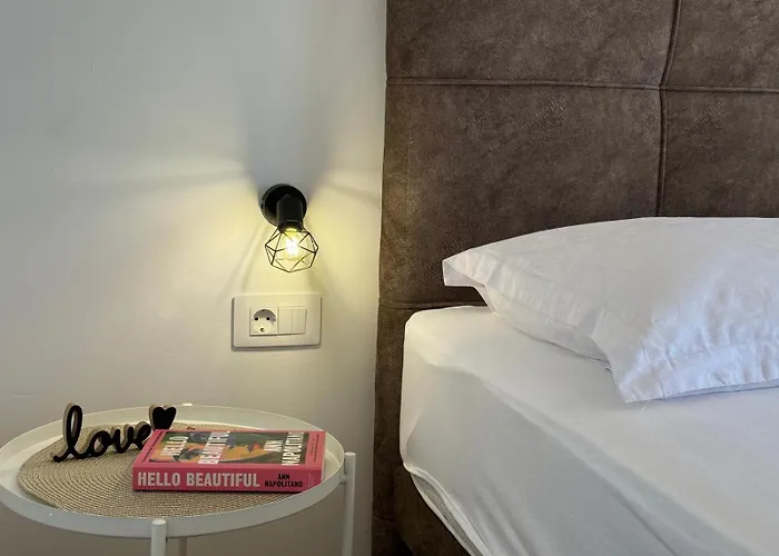 Divanovic With Sea View 아파트 *