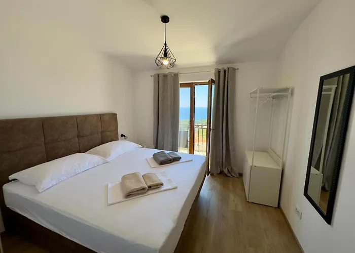 Divanovic With Sea View 아파트 *
