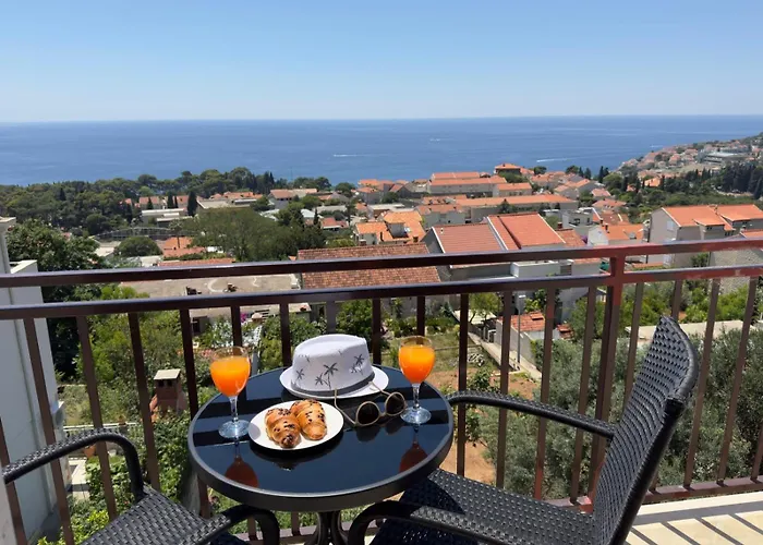 Divanovic With Sea View 아파트