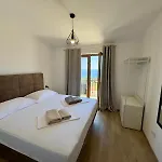 Divanovic With Sea View Apartmán *